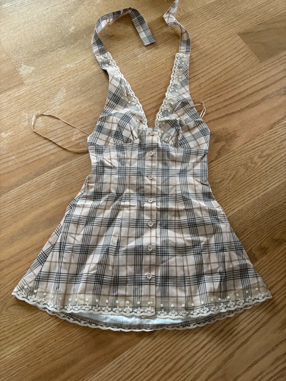 Lioness Dress - Picture 2 of 4